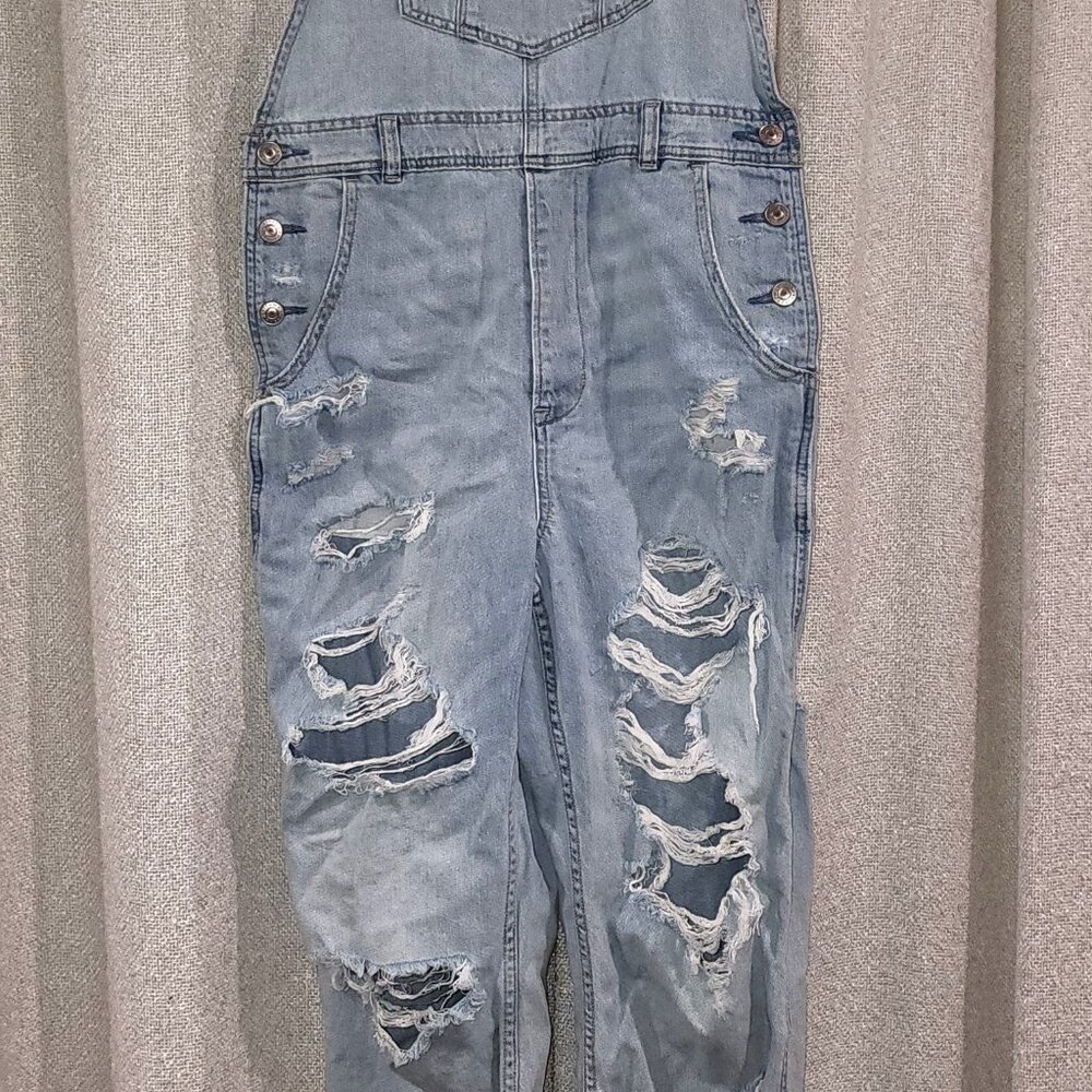 American Eagle 90s Boyfriend Overalls Distressed Light Wash Denim womens size M